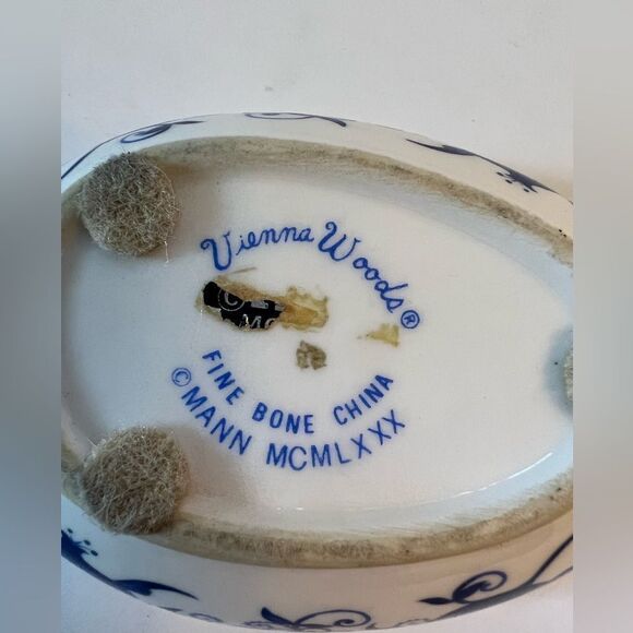 Vienna Woods Fine Bone China Trinket Box - Picture 8 of 11